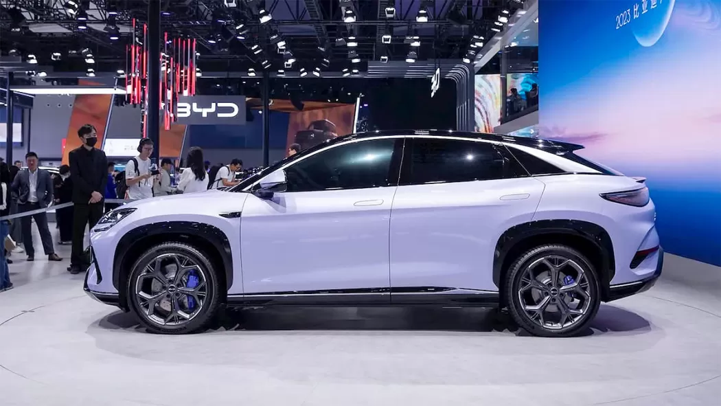 Producătorul chinez BYD a lansat noul SUV electric Sea Lion 07, care va concura cu Tesla Model Y 